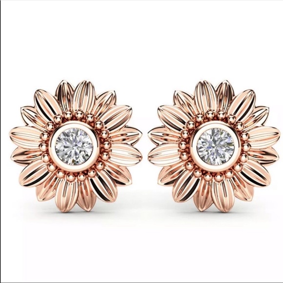 Jewelry - 🎁 Gift Idea!! Rose gold flower earrings